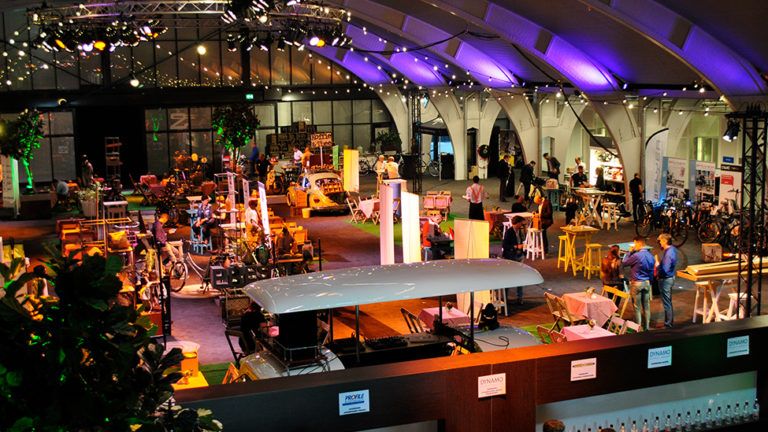 Bedrijfsbeurs in 1931 congrescentrum Brabanthallen feestlocatie in Den Bosch.