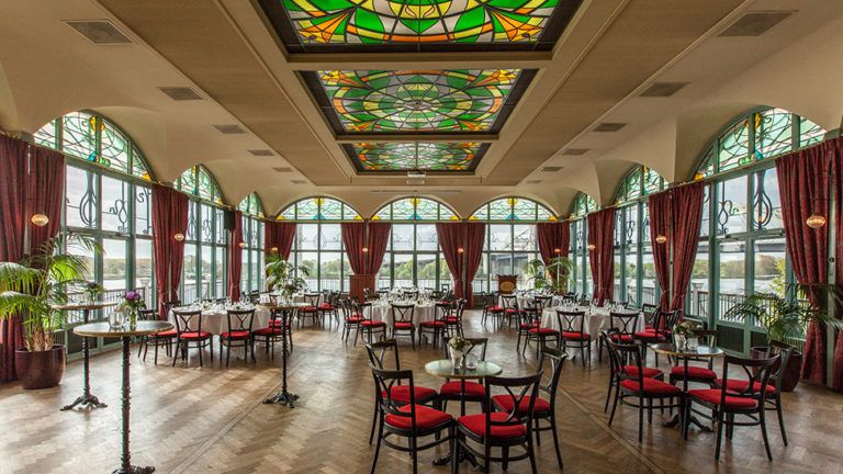 diner setting bij feestlocatie Zalmhuis in Rotterdam.