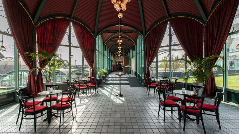 Zicht op de Orangerie van het Zalmhuis feestlocatie in Rotterdam.